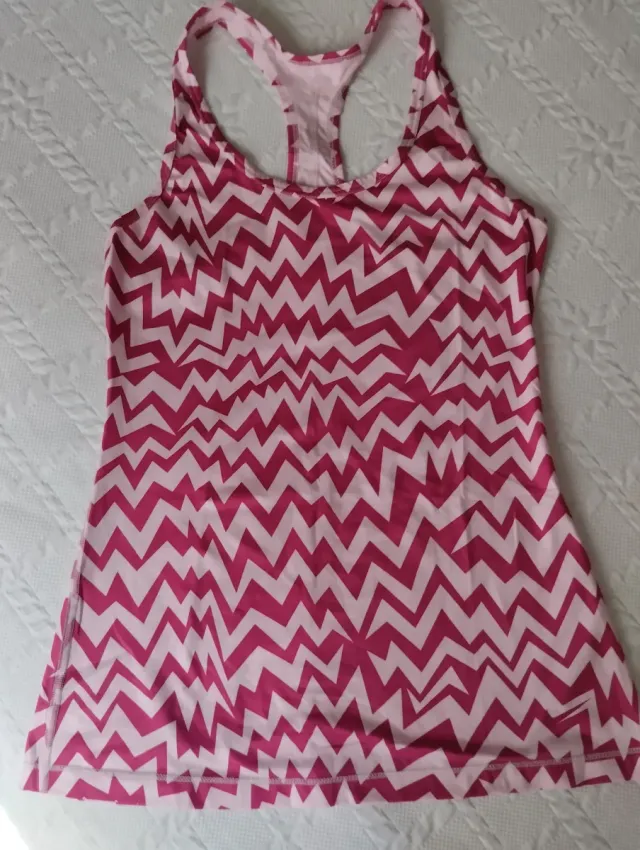 Camiseta Nike Rosa y Blanca Zigzag