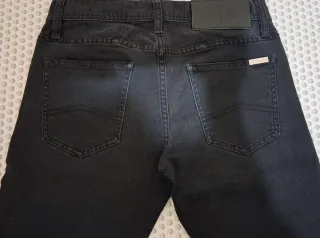 Tejano Mujer Armani Exchange Talla 28 Negro