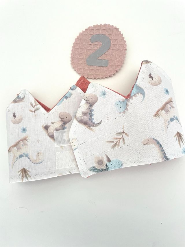 Corona cumpleaños dinosaurios + 2 números