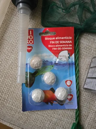 Acuario 60L completo con accesorios de regalo.