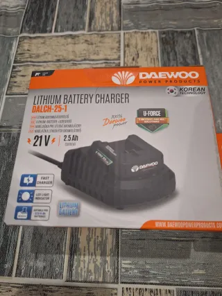 Batería y Cargador Daewoo Lithium