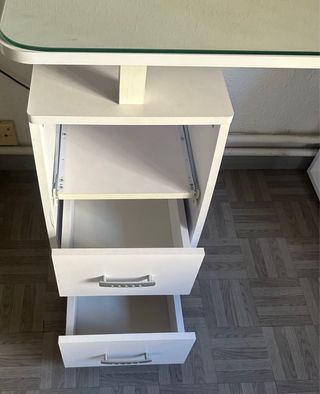 Escritorio cristal blanco con cajones y silla