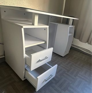 Escritorio cristal blanco con cajones y silla