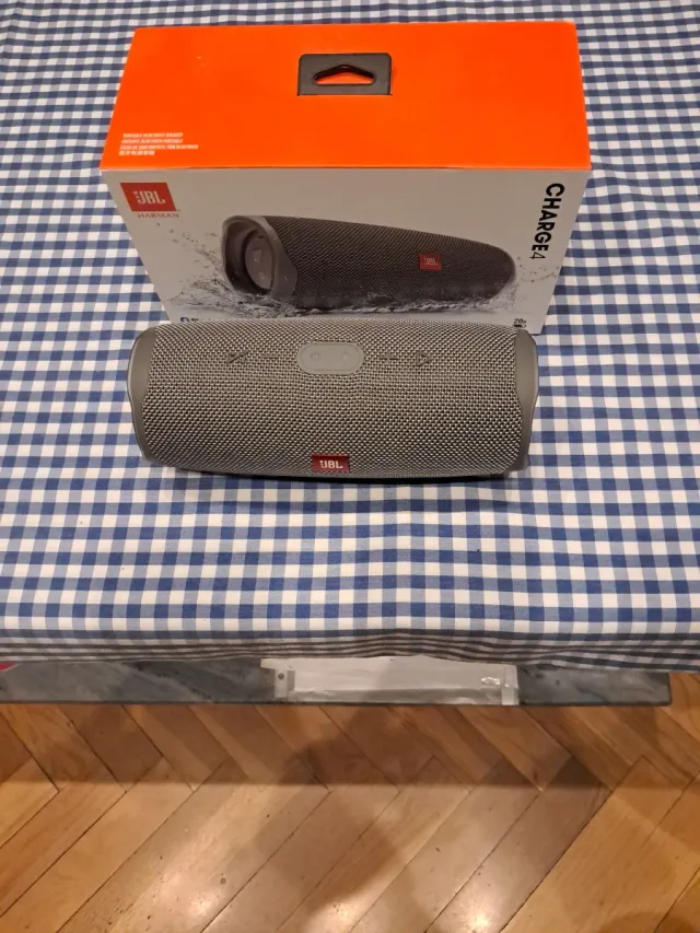 Altavoz JBL Charge 4 Gris