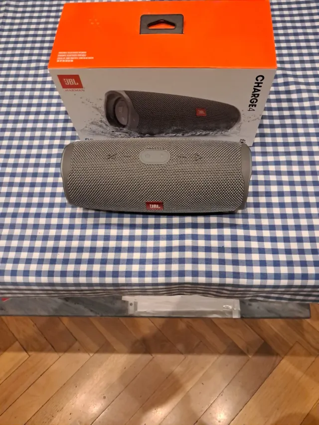 Altavoz JBL Charge 4 Gris