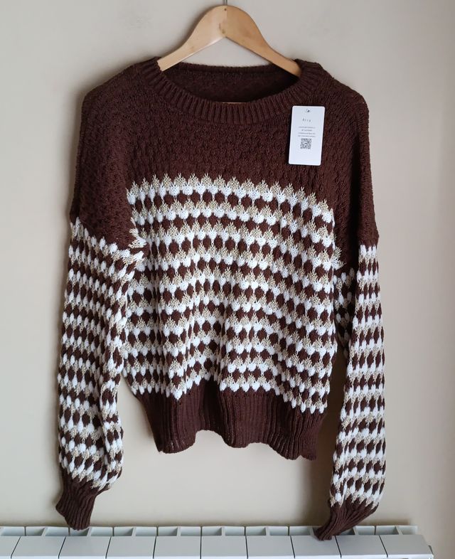 Jersey verde con detalles dorados