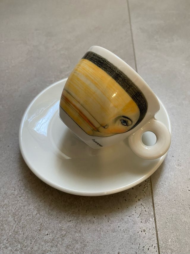 Tazzina Illy collection del 1998 di J.M. Subirachs