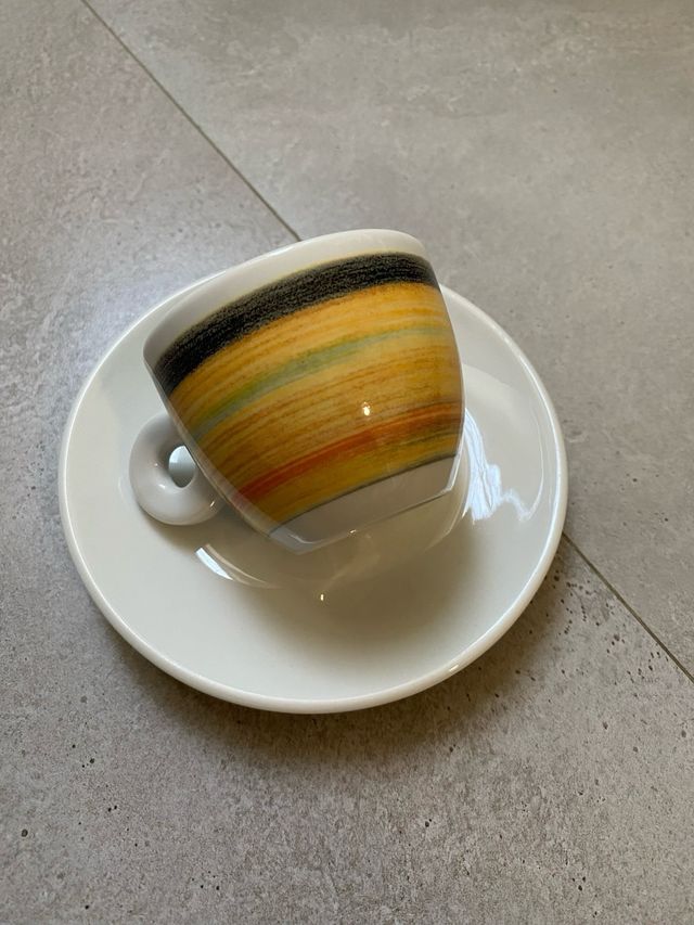 Tazzina Illy collection del 1998 di J.M. Subirachs