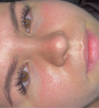 ESPECIALISTA EN PESTAÑAS Y EXTENSIONES