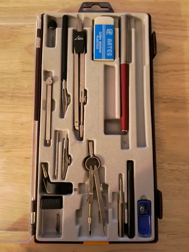 Kit de Compás y Accesorios