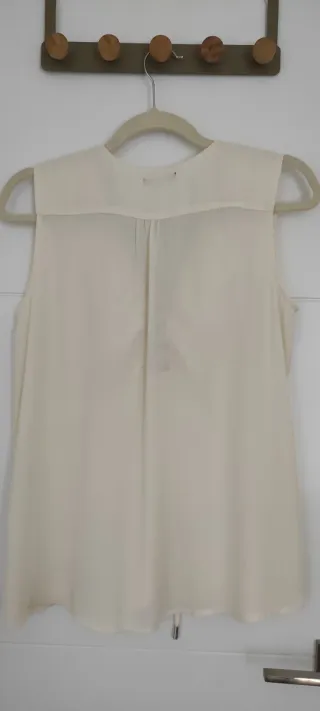 Blusa Nekane Beige con Volantes