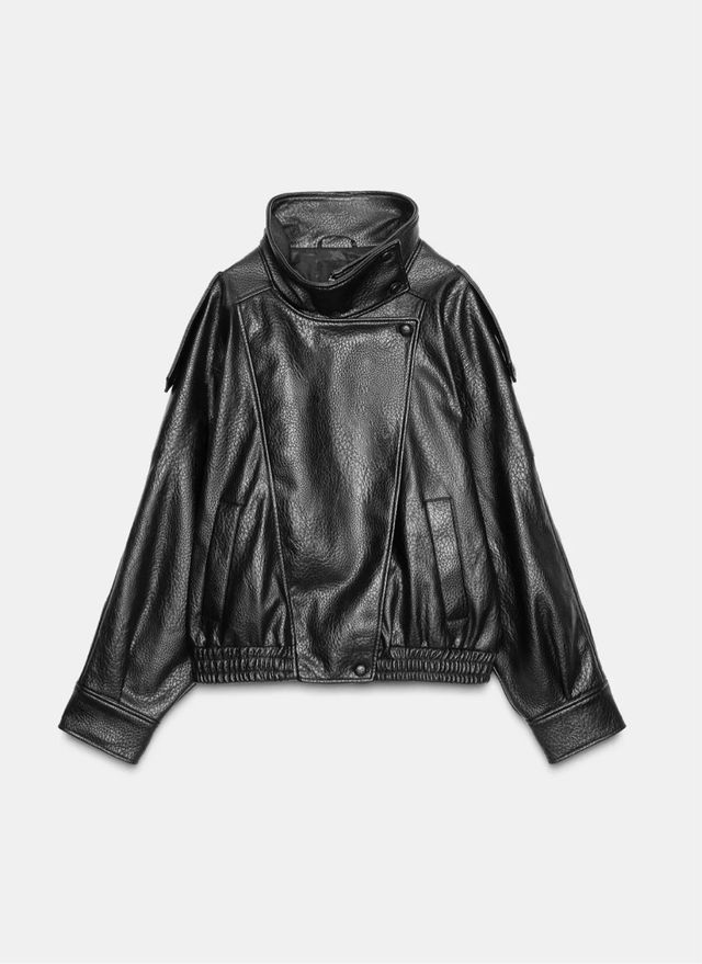 Cazadora efecto piel Zara viral