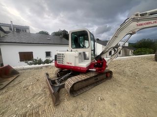 Retroexcavadora Takeuchi TB145