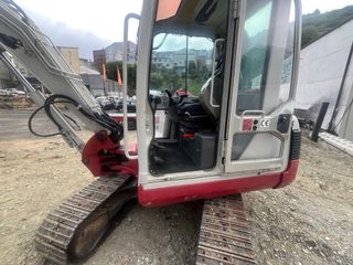 Retroexcavadora Takeuchi TB145