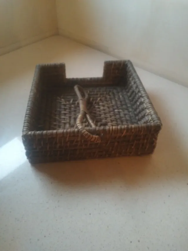 Servilletero de mimbre nuevo