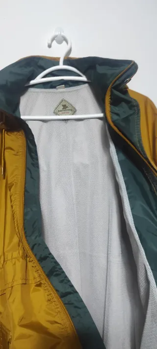 Chubasquero cortavientos boomerang