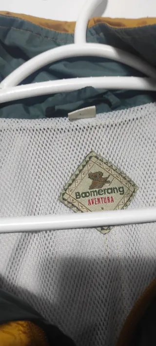 Chubasquero cortavientos boomerang