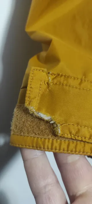 Chubasquero cortavientos boomerang