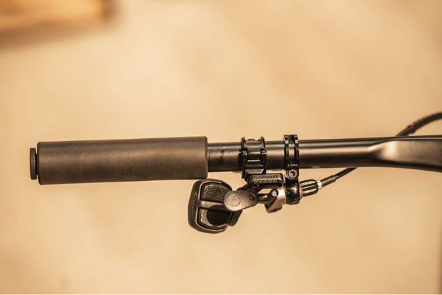 Berria Mako Flight Attendant