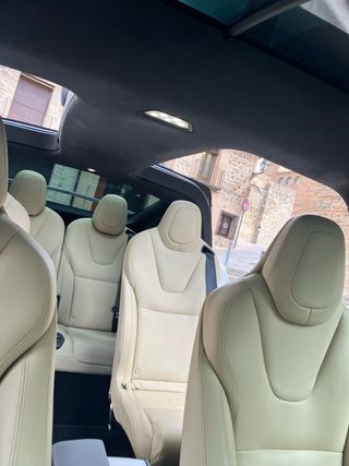 Tesla Longe range 2019