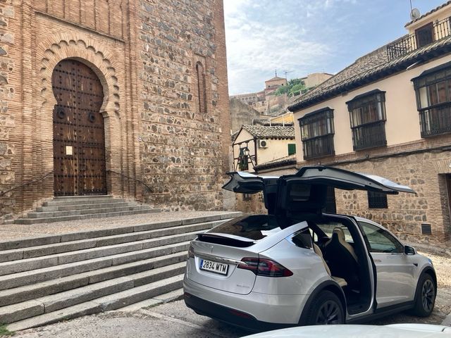 Tesla Longe range 2019