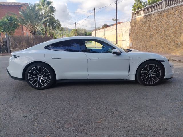 Porsche Taycan Performance Plus