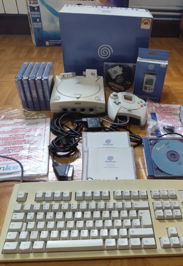 Sega Dreamcast+accessori. Venduto separatamente