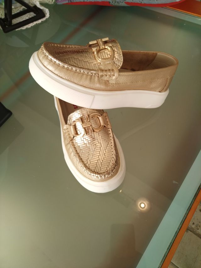 Zapatos piel dorados mujer Talla 38