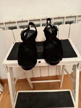 Sandalias Plumers Negras Tacón Medio  vestir