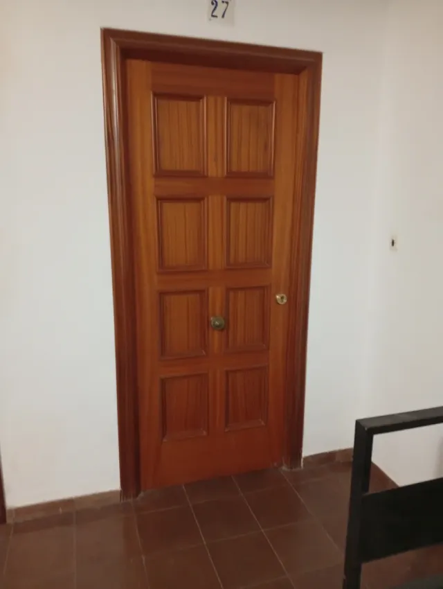 Puerta de entrada madera