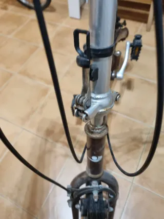 Bicicleta plegable marrón