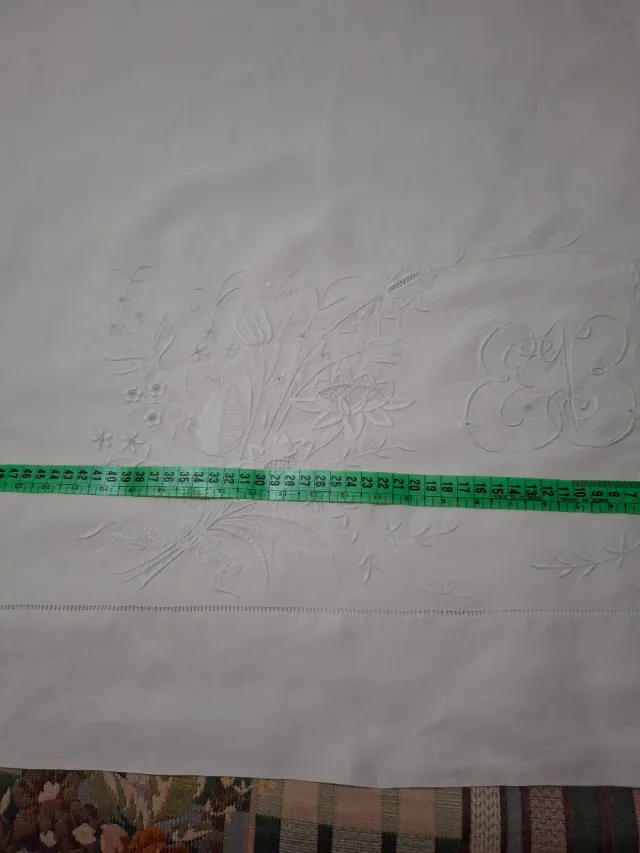 Sábana bordada a mano para cama de 150cm