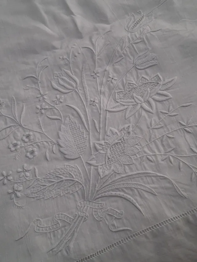 Sábana bordada a mano para cama de 150cm