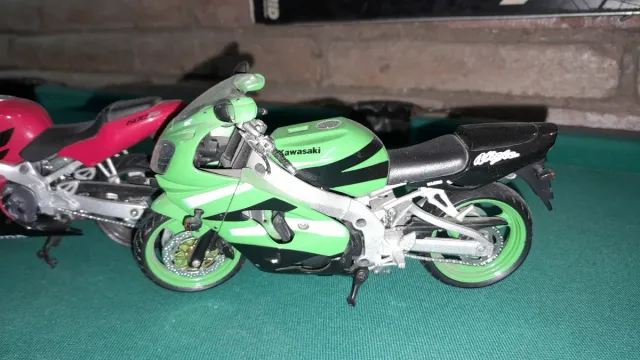 Pack 3 Motos Esportivas Miniaturas