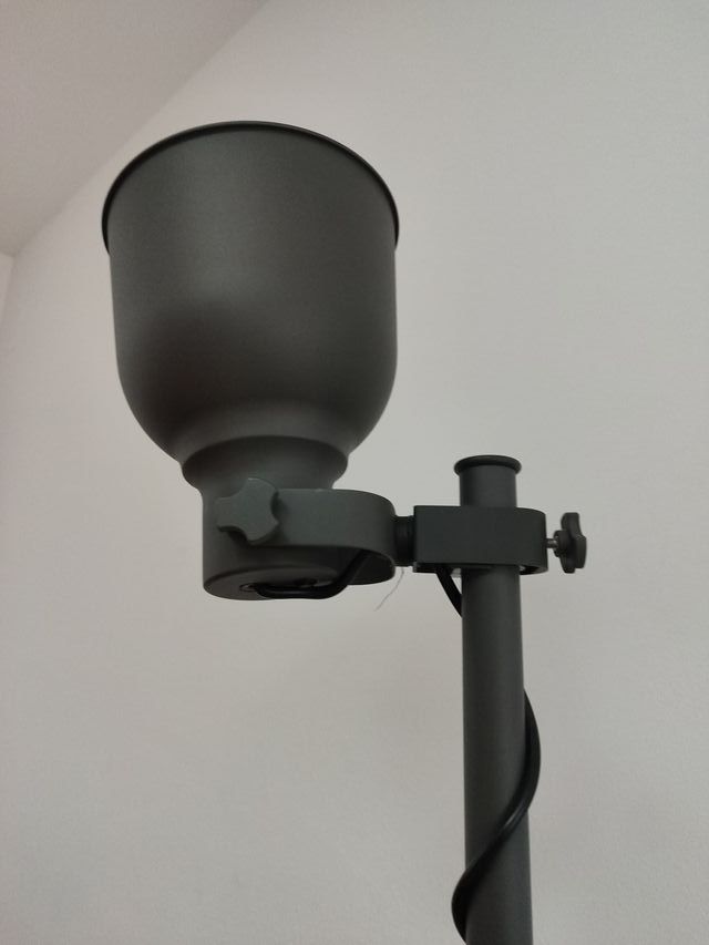 Lámpara de pie IKEA Hectar Gris