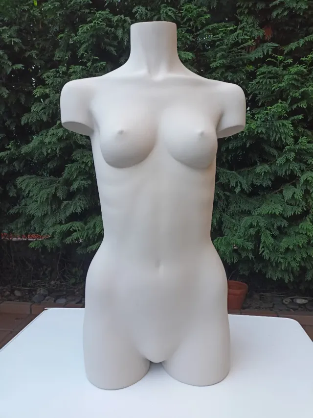Maniquí Busto Femenino Beige