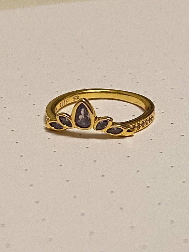 Anillo Princesa Plata 925 Dorado y Morado