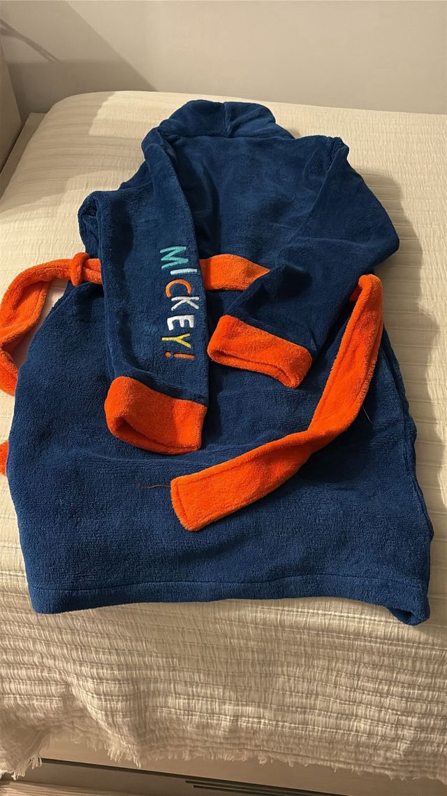 Bata Mickey Mouse niño talla 8