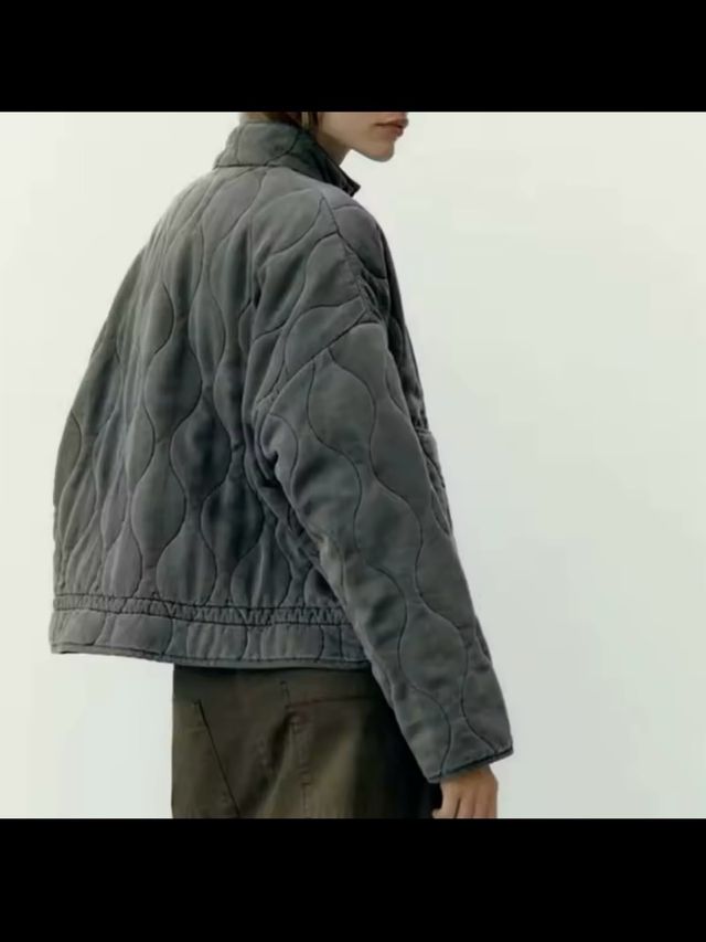 Chaqueta acolchada gris oscuro