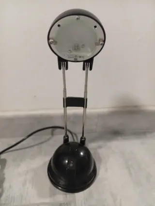 Lampada da tavolo IKEA nera