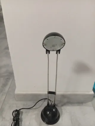 Lampada da tavolo IKEA nera