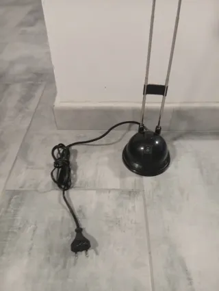 Lampada da tavolo IKEA nera