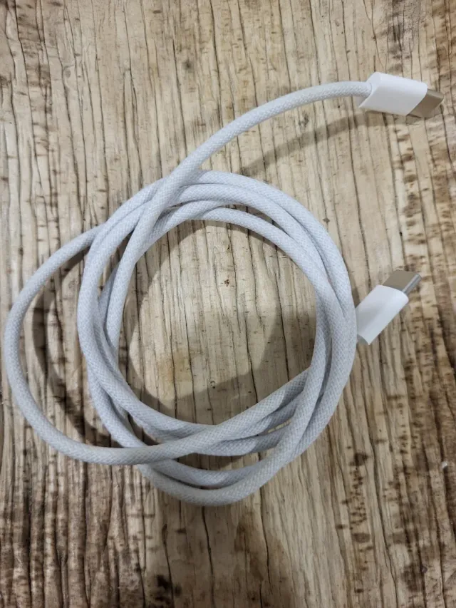 Cavo USB-C intrecciato bianco Apple