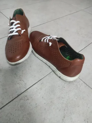 Poco uso. Zapatos de vestir hombre marrones