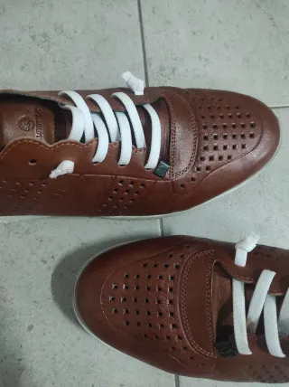 Poco uso. Zapatos de vestir hombre marrones