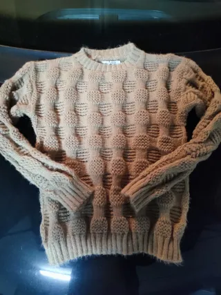 Jersey de lana beige con textura. 4 jerseys