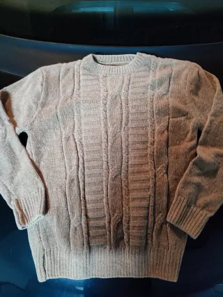 Jersey de lana beige con textura. 4 jerseys