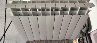 Radiador de agua metálico