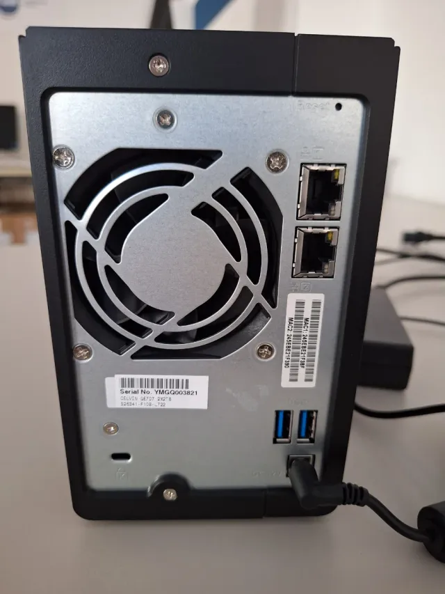 NAS Fujitsu QE707 2 x 2TB