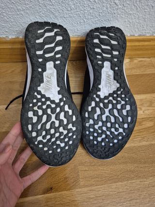 Zapatillas Nike Negras y Amarillas